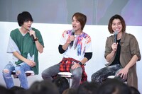 「ハッピーセットってなんだよ！」とツッコむ赤楚衛二（中央）。