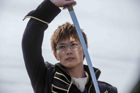 「銀魂2 掟は破るためにこそある」より、三浦春馬演じる伊東鴨太郎。