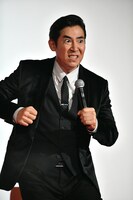 「獲物を狙う獣みたいに急に豹変するのが怖いですね」と平手友梨奈演じる響を語る高嶋政伸。