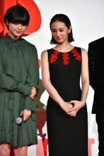 左から平手友梨奈、北川景子。