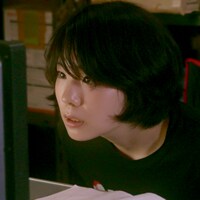 日暮真央役の真魚。