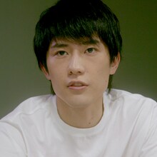 神谷和明役の長屋和彰。