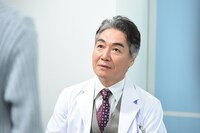 羽場裕一演じる加茂信介。