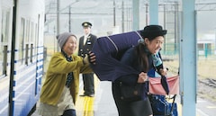 横澤夏子が制服姿でアナウンス 鉄道アテンダント役 えちてつ物語 場面写真公開 写真16枚 お笑いナタリー