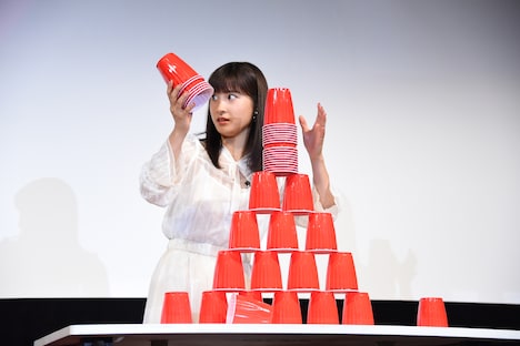 芳根京子の瞬発力に目を見張る土屋太鳳。