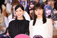 左から芳根京子、土屋太鳳。