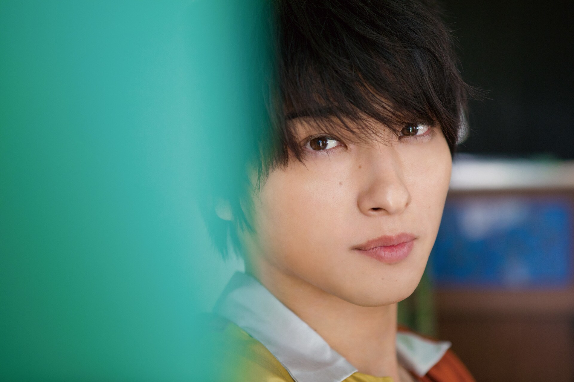 横浜流星、“HANG OUT”がテーマの2019年版カレンダー発売 - 映画ナタリー