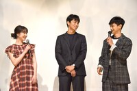 「寝ても覚めても」初日舞台挨拶の様子。