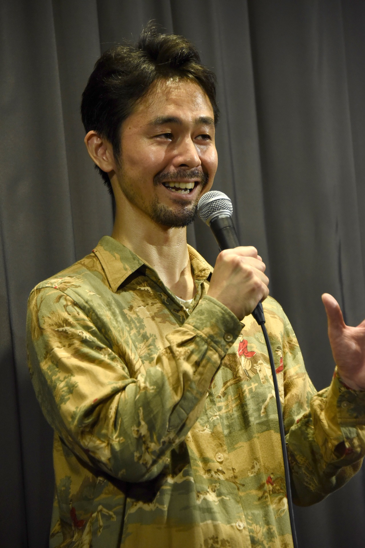 足立智充