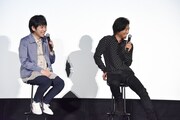 左から二宮和也、木村拓哉。