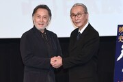 「八甲田山」特別上映会の様子。左から北大路欣也、木村大作。