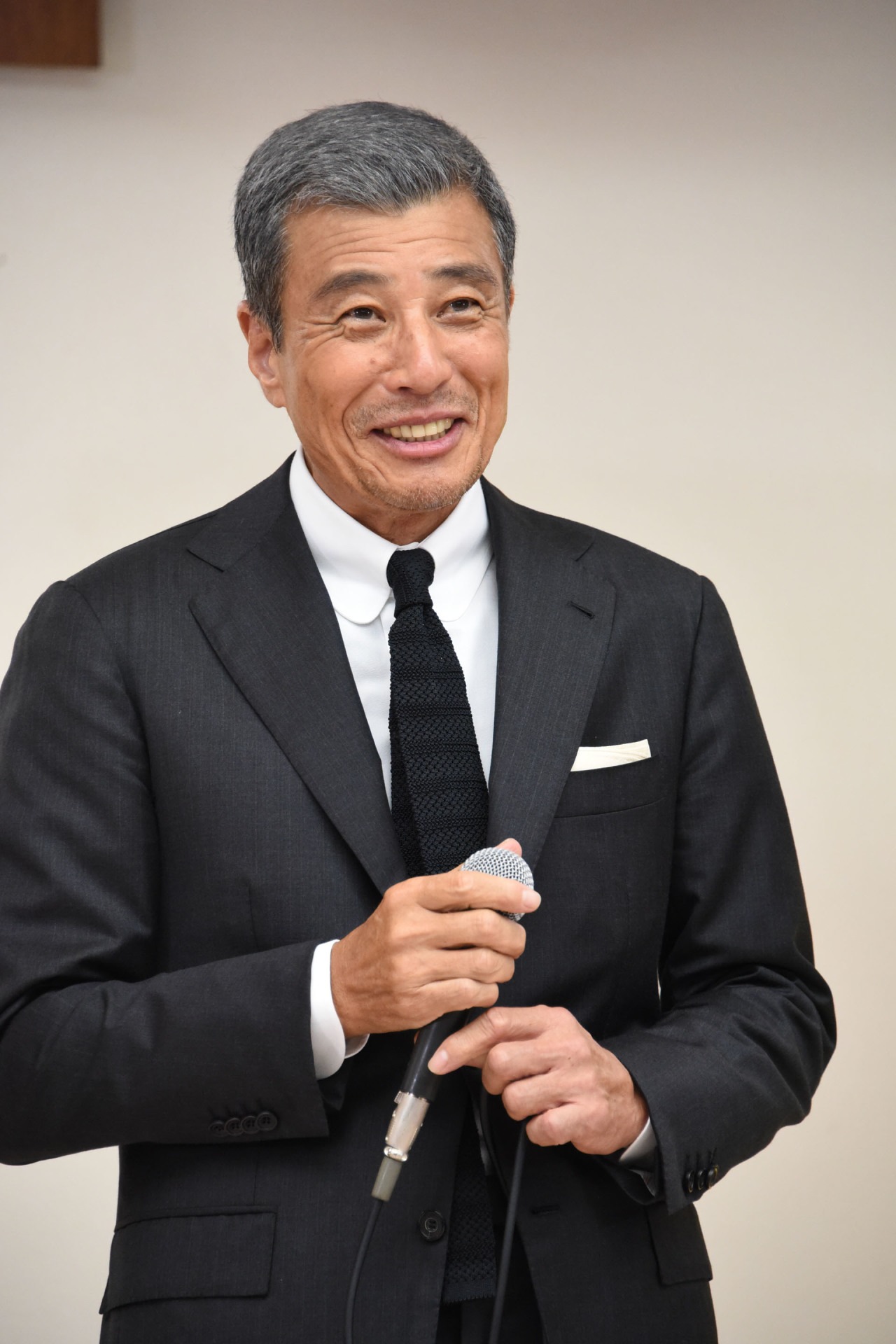 舘ひろし