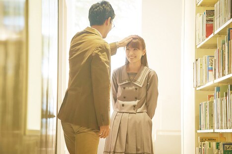 「ママレード・ボーイ」より、茗子が頭をポンポンされるシーン。