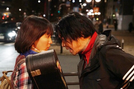 「音量を上げろタコ!なに歌ってんのか全然わかんねぇんだよ!!」新場面写真