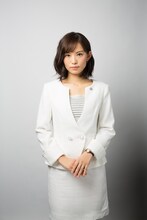 市川由衣演じる小松美那子。