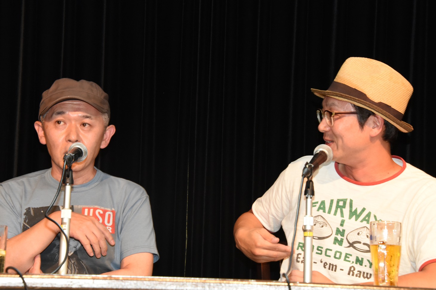 左から新井英樹、吉田恵輔。