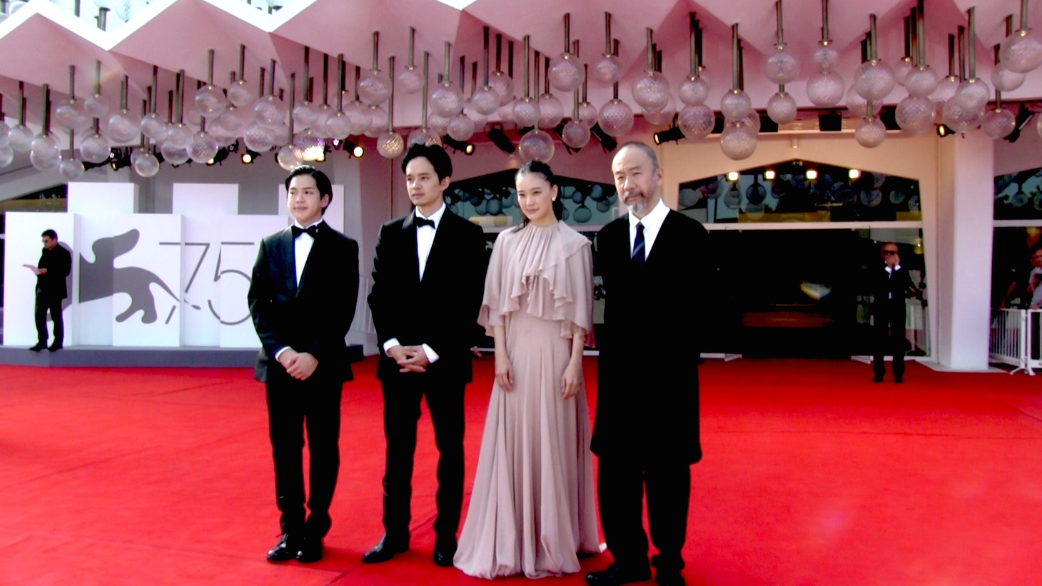 第75回ヴェネツィア国際映画祭にて、レッドカーペットの様子。