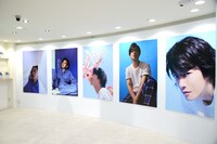 「佐藤健写真展 2019」会場の様子。
