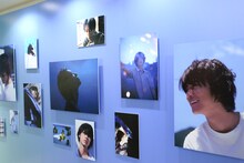 「佐藤健写真展 2019」会場の様子。