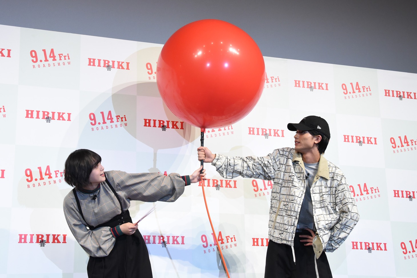 平手友梨奈（欅坂46）と板垣瑞生（M!LK）。