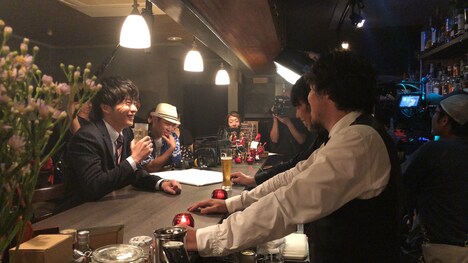 「Revival」ミュージックビデオのメイキングカット。