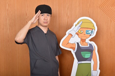 左から杉田智和、レモ。