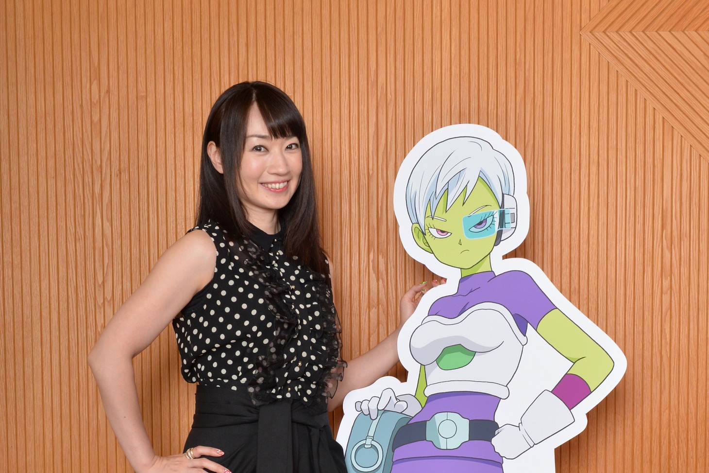 左から水樹奈々、チライ。