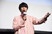 客席との距離が近かったことから、「皆さんのコソコソ声がめっちゃ聞こえる」と話す吉沢亮。