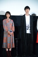 左から上白石萌歌、清水尋也。