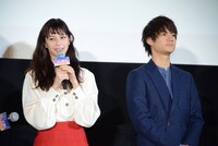 左から中条あやみ、佐野勇斗。