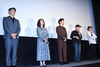 「愛しのアイリーン」の公開記念舞台挨拶の様子。