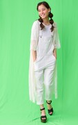 新木優子演じる雫。