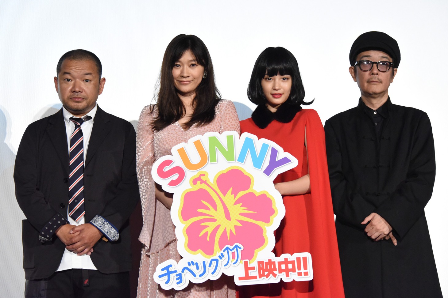 左から大根仁、篠原涼子、広瀬すず、リリー・フランキー。