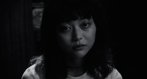 「VIDEOPHOBIA」より、廣田朋菜演じる青山愛。