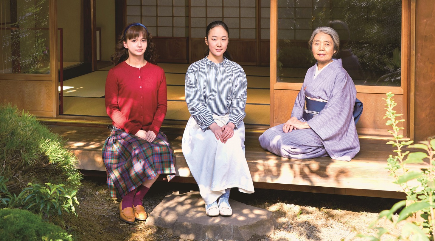 「日日是好日」より、左から多部未華子、黒木華、樹木希林。