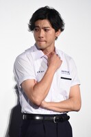 涙ぐむ山田裕貴。