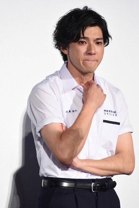 涙ぐむ山田裕貴。