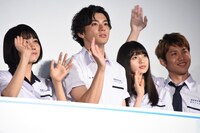 「あの頃、君を追いかけた」完成披露試写会の様子。