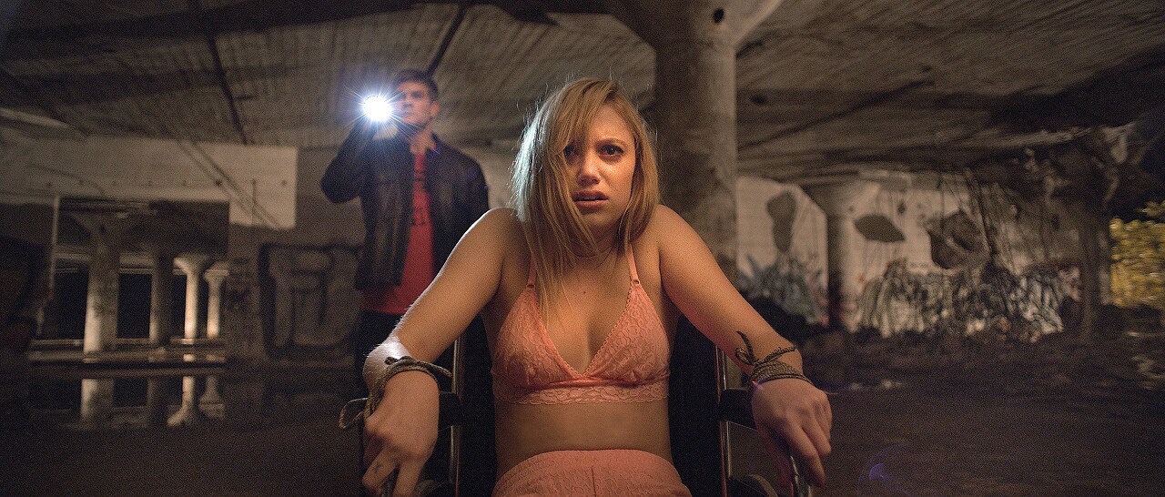 「イット・フォローズ」監督の特集上映がUPLINKで開催、立川では極上音響上映も