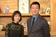 「～両親ラブストーリー～ オヤコイ」MCの松岡茉優（左）と加藤浩次（右）。