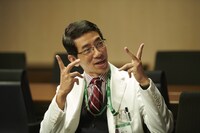 「ドクターY 外科医・加地秀樹～遙かなる教授選～」