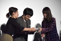 「コーヒーが冷めないうちに」初日舞台挨拶の様子。