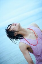 磯村勇斗ファースト写真集「あなたがみる僕は──」より。(c)KADOKAWA CORPORATION 2018（撮影：神藤剛）