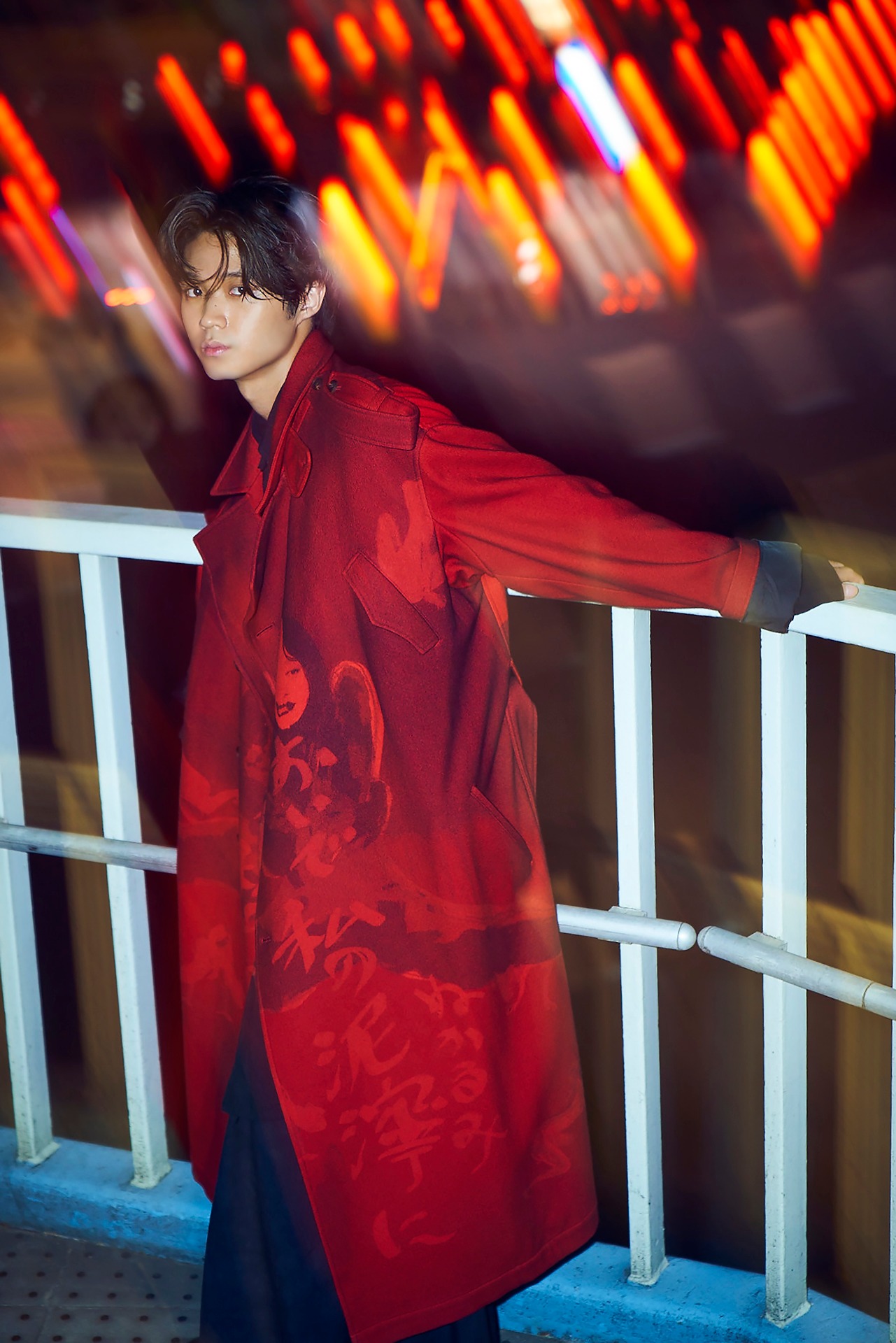 磯村勇斗のファースト写真集より。