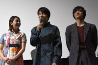 「純平、考え直せ」初日舞台挨拶の様子。