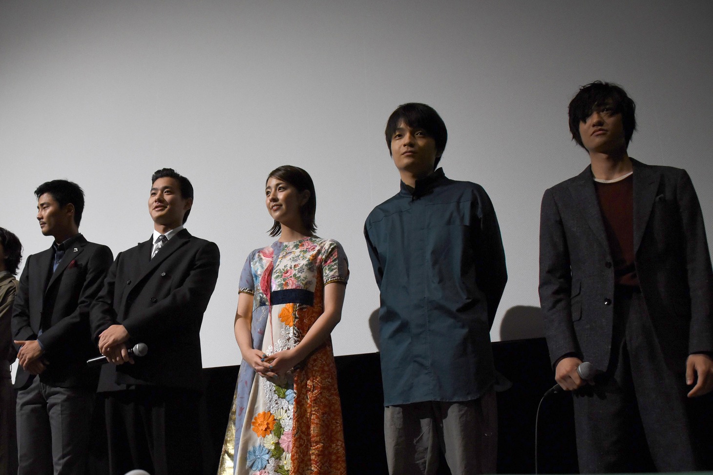 「純平、考え直せ」初日舞台挨拶の様子。