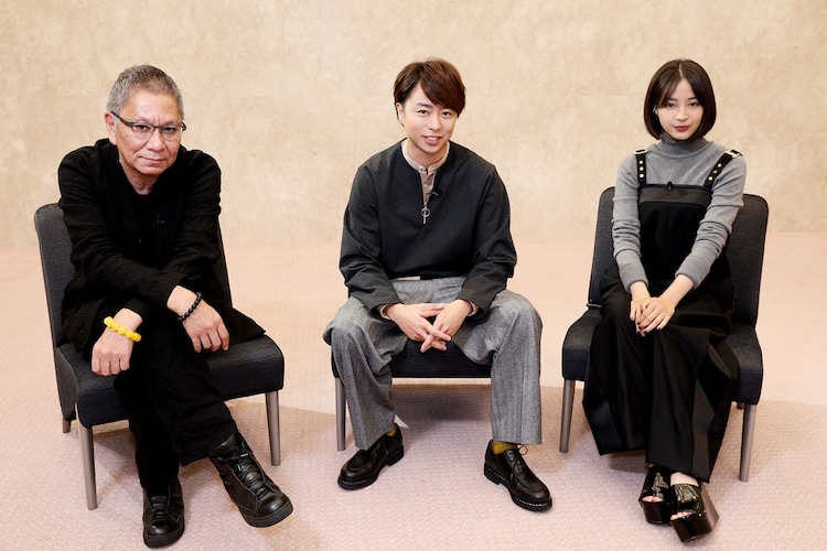 櫻井翔と広瀬すずの丁寧な自己紹介からスタート ラプラスの魔女 コメンタリー収録 映画ナタリー