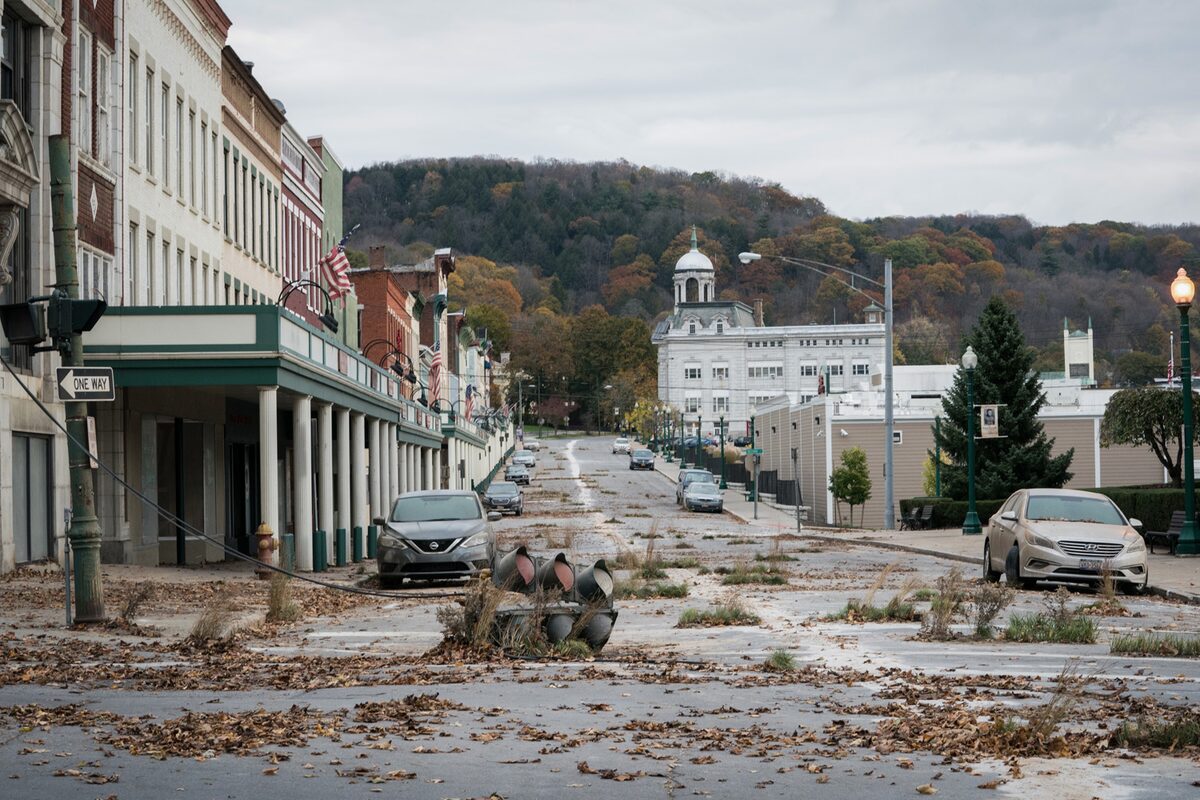 音の出るおもちゃは没収 クワイエット プレイス 荒廃した街でのシーン捉えた映像 コメントあり 映画ナタリー