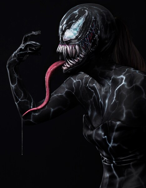 ヴェノムのメイクを施した中川翔子。