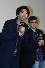 左から柄本時生、西見祥示郎。